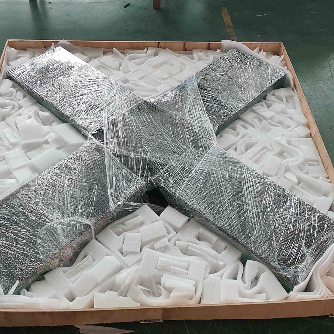 cross led screen