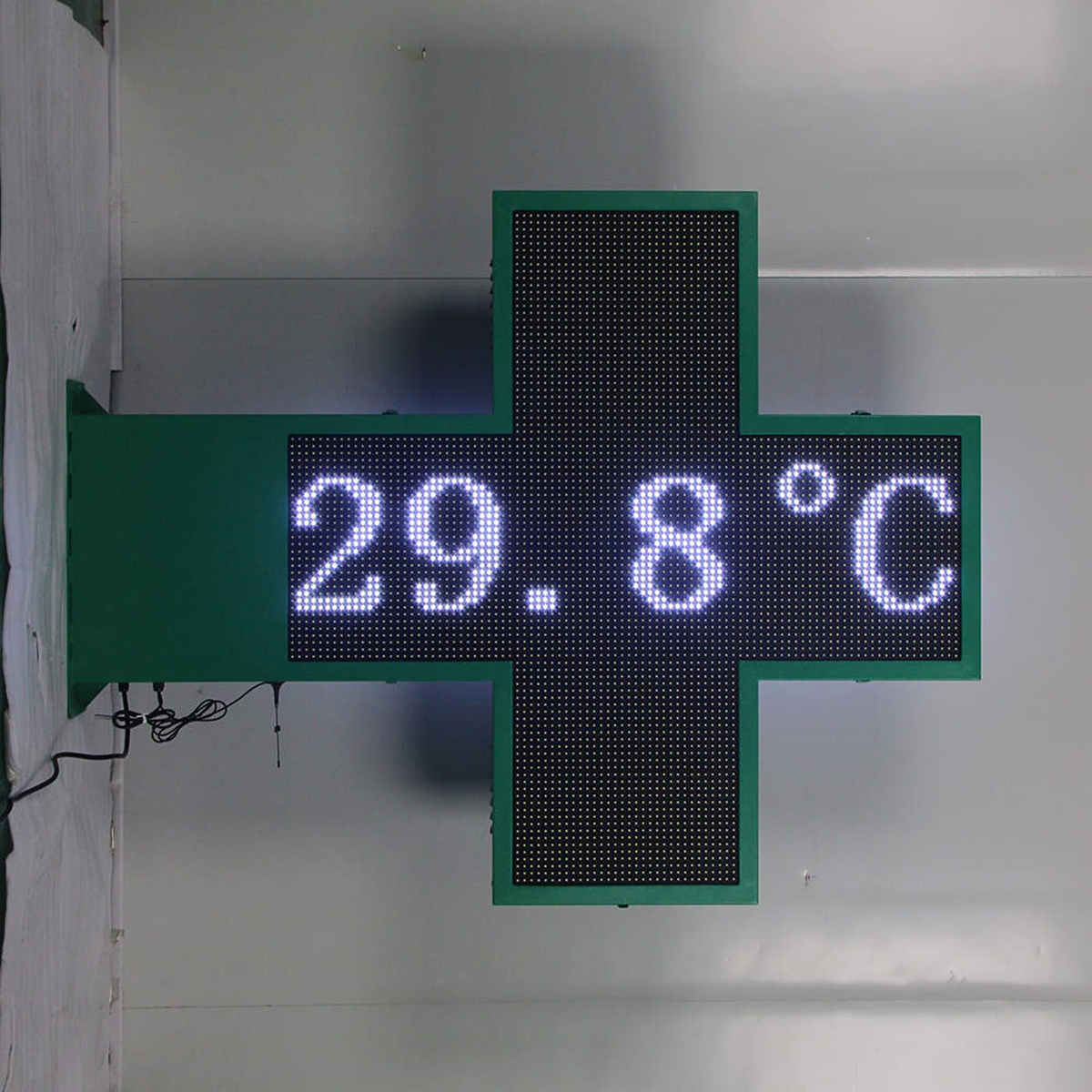 led cross screen