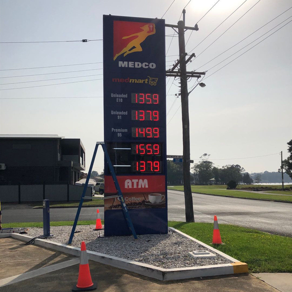 led gas price sign case