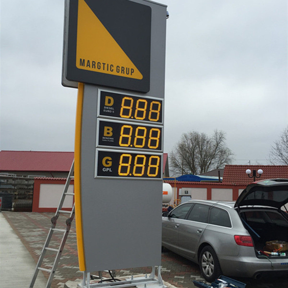 led gas price sign case